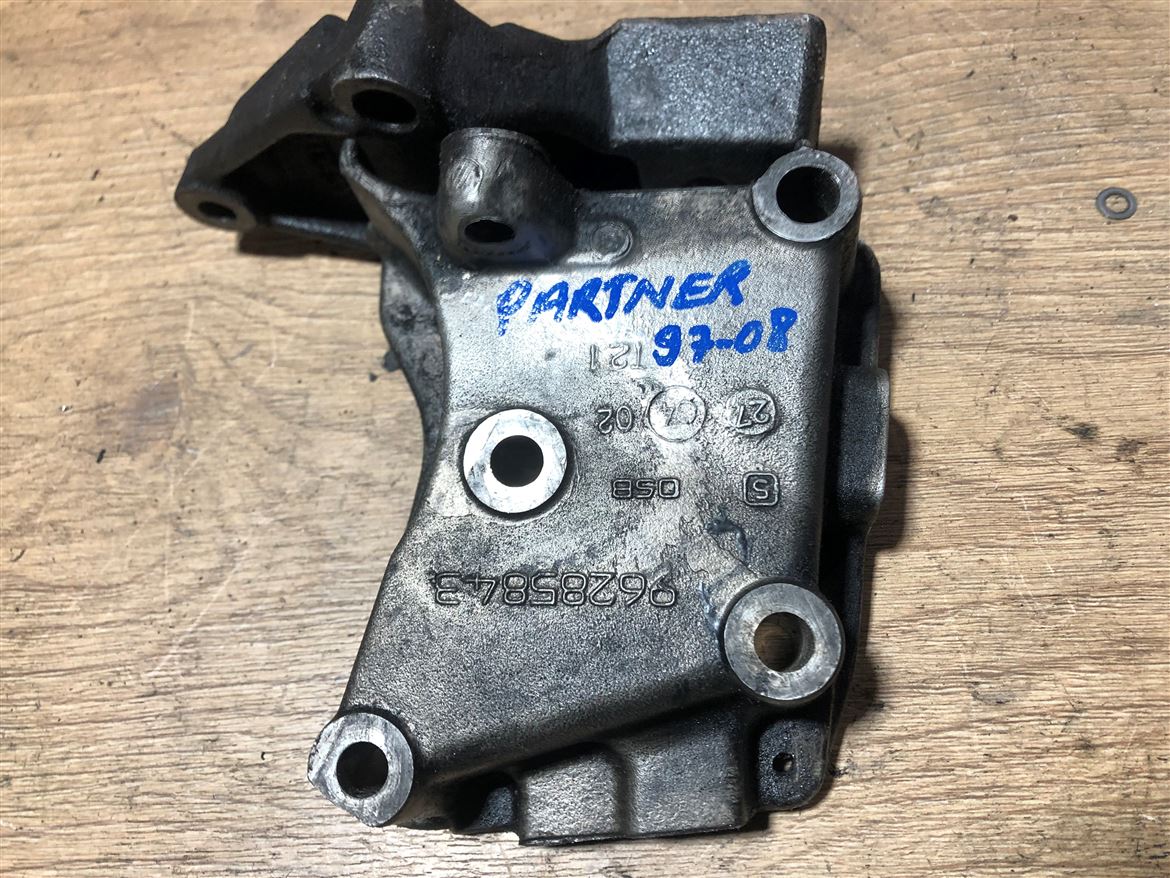 Peugeot Partner Berlingo 197-08 Motor Kulağı 96285843