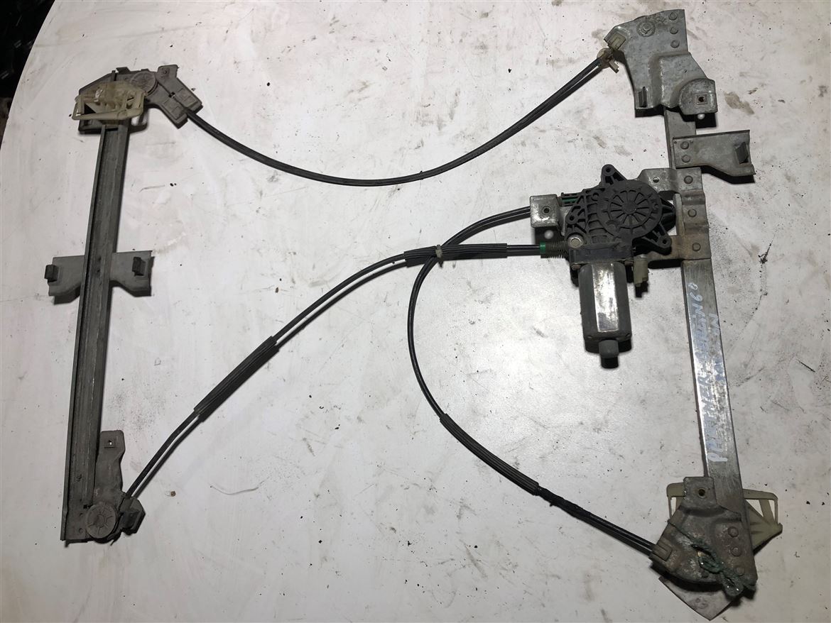 Peugeot Partner Berlingo 1996-2008 Sol Ön Kapı Cam Krikosu