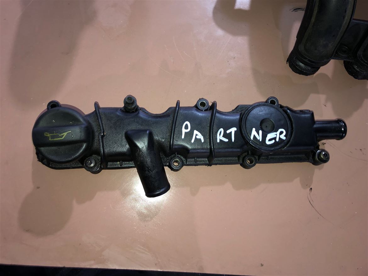 Peugeot Partner Külbütör Kapağı