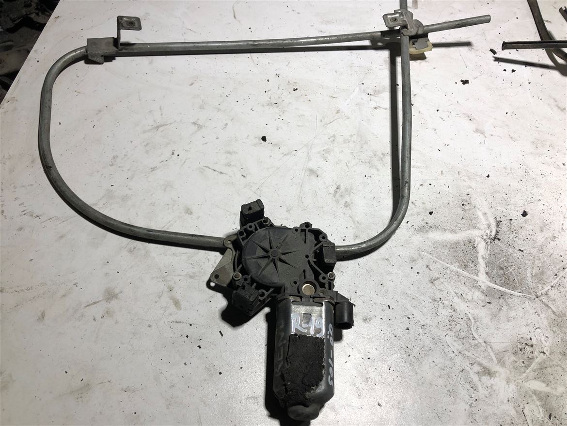 Renault 19 Sol Ön Kapı Cam Krikosu