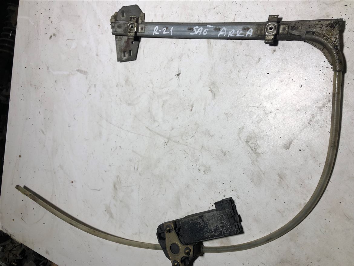 Renault 21 Sağ Arka Kapı Cam Krikosu
