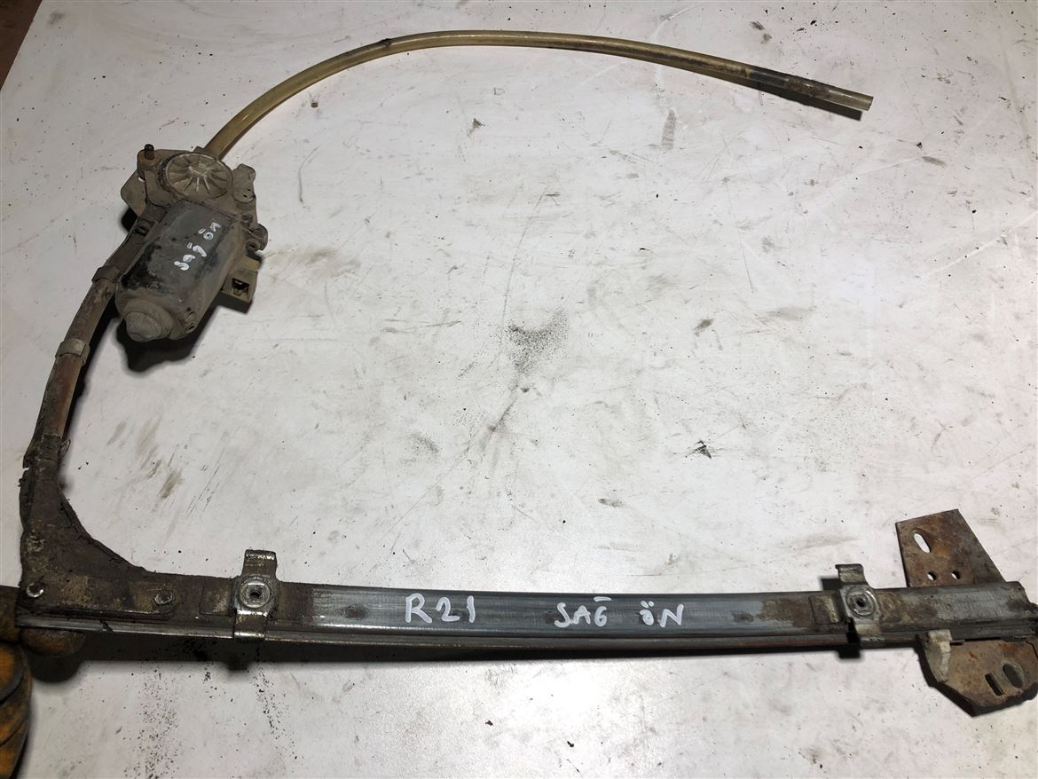 Renault 21 Sağ Ön Kapı Cam Krikosu
