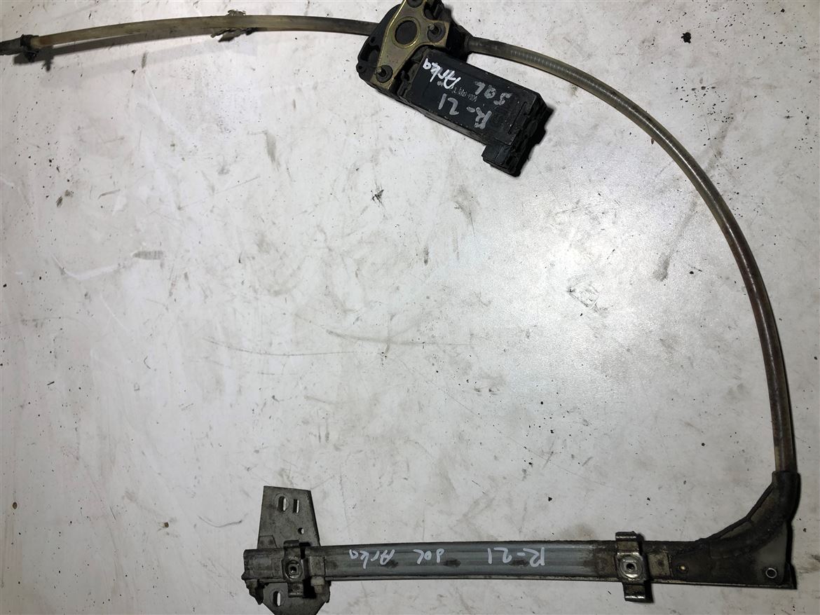 Renault 21 Sol Arka Kapı Cam Krikosu