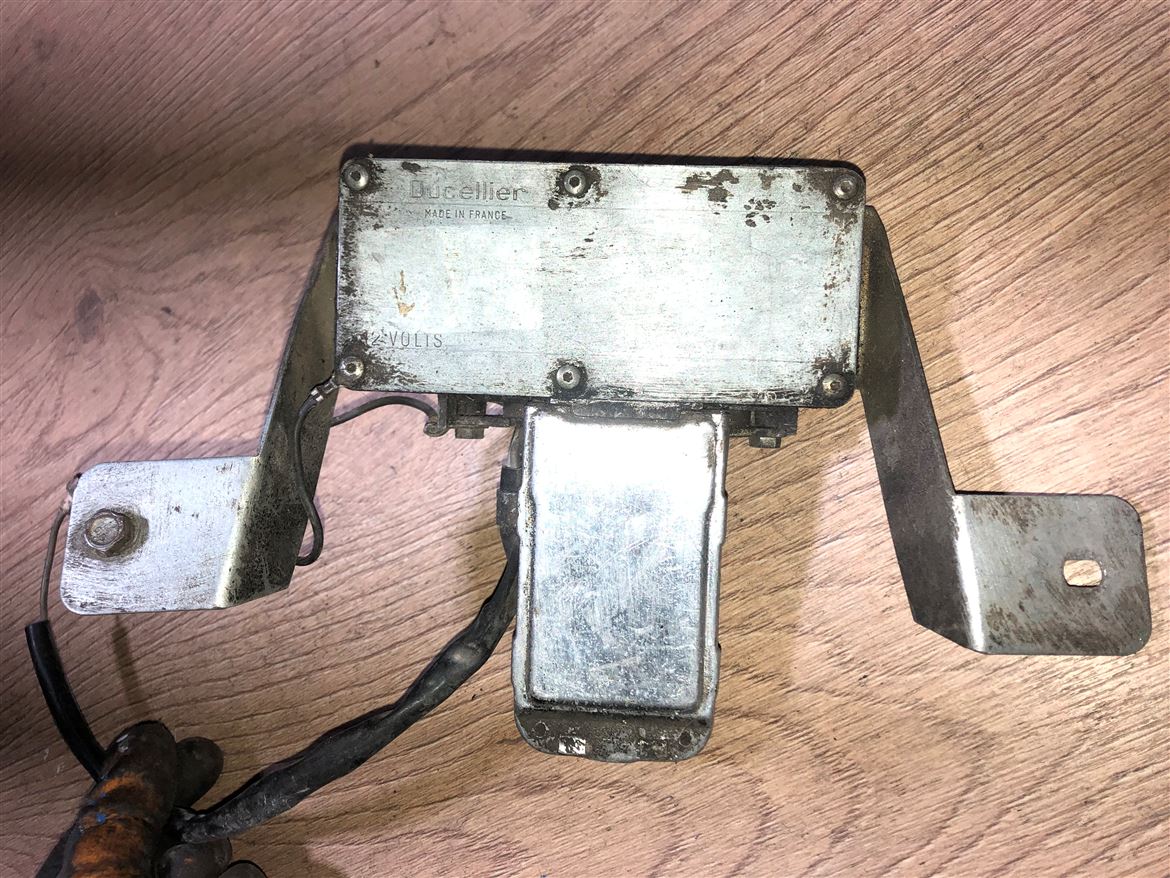 Renault 5 - 14 - 106 Arka Cam Silecek Motoru