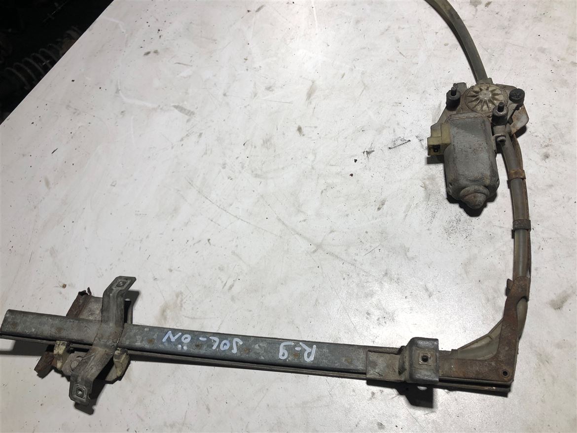 Renault 9-11 Sol Ön Kapı Cam Krikosu