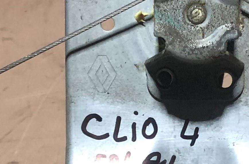 Renault Clio 4 Manuel Sol Arka Kapı Cam Krikosu (Orj.)