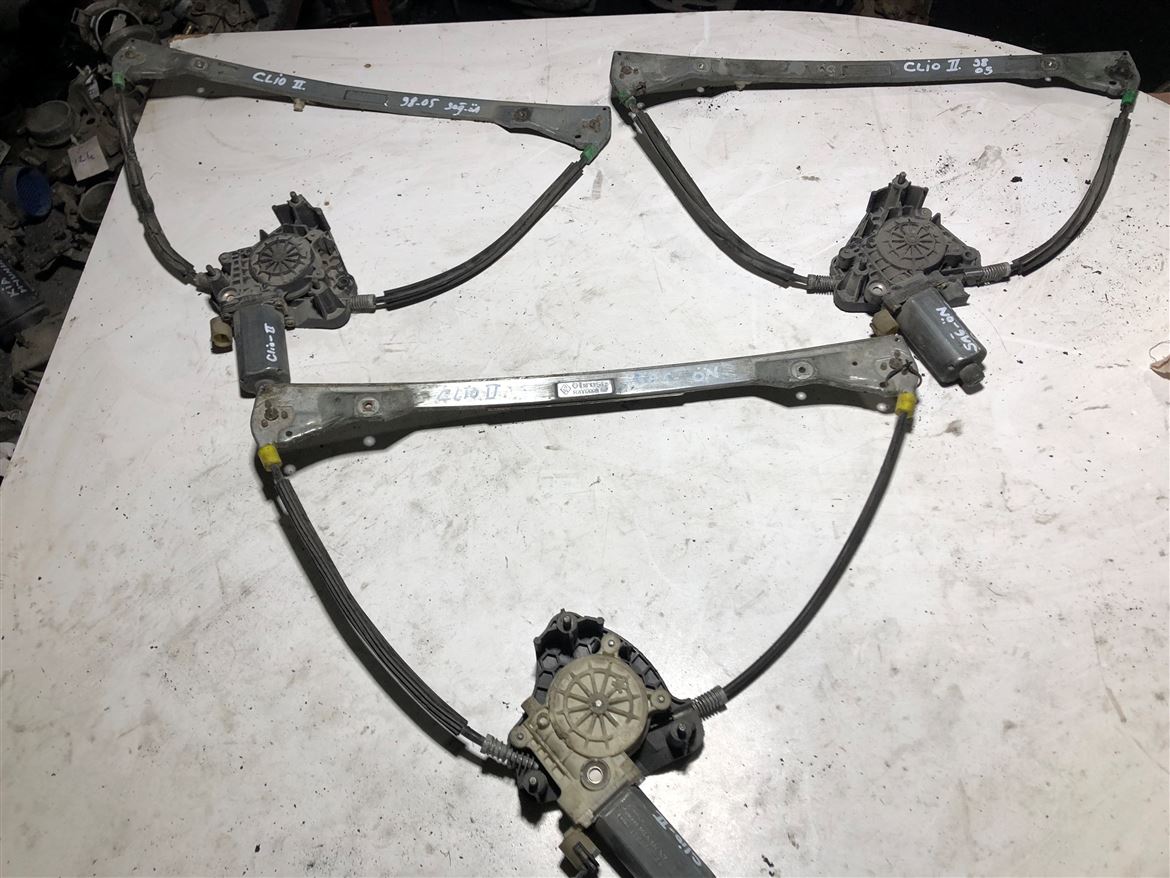Renault Clio II 1998-2005 Sağ Ön Kapı Cam Krikosu (Orj.)
