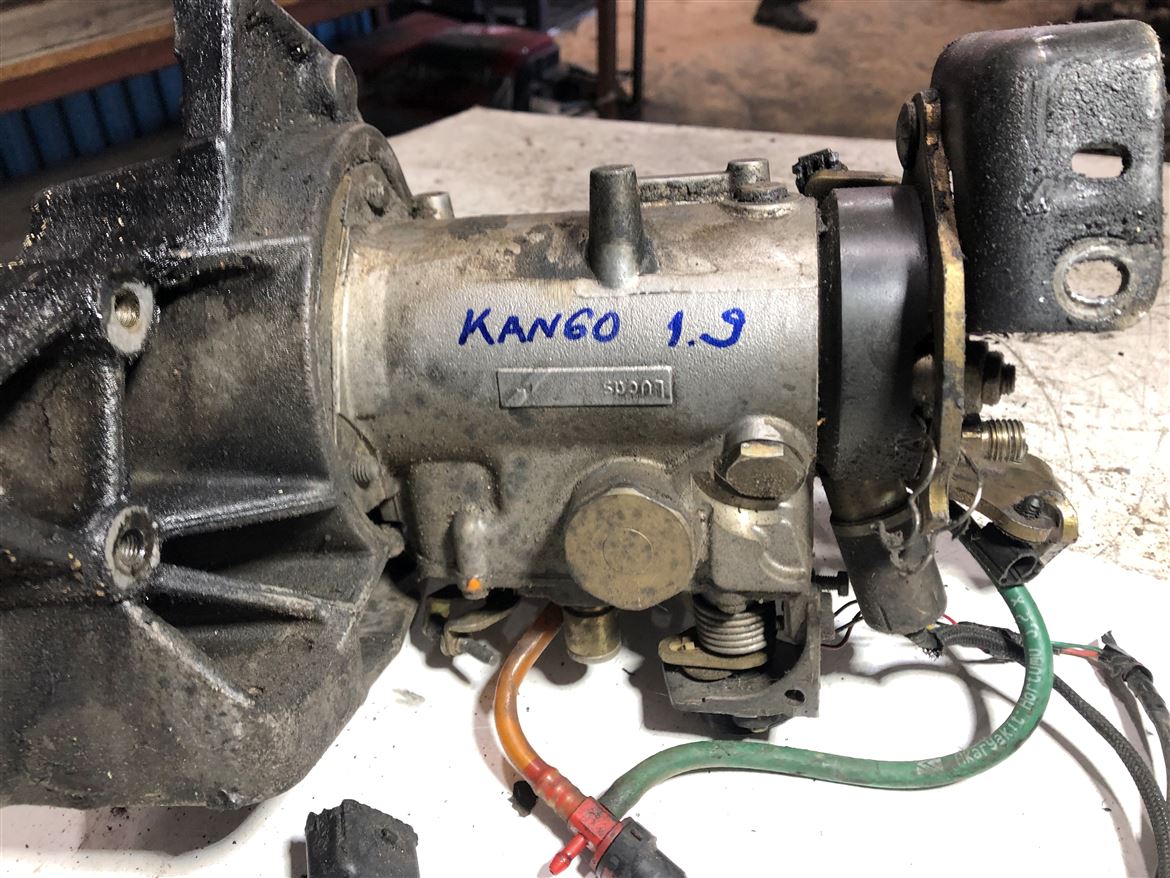 Renault Kangoo 1.9 D Çıkma Mazot Pompası R8448B361B var