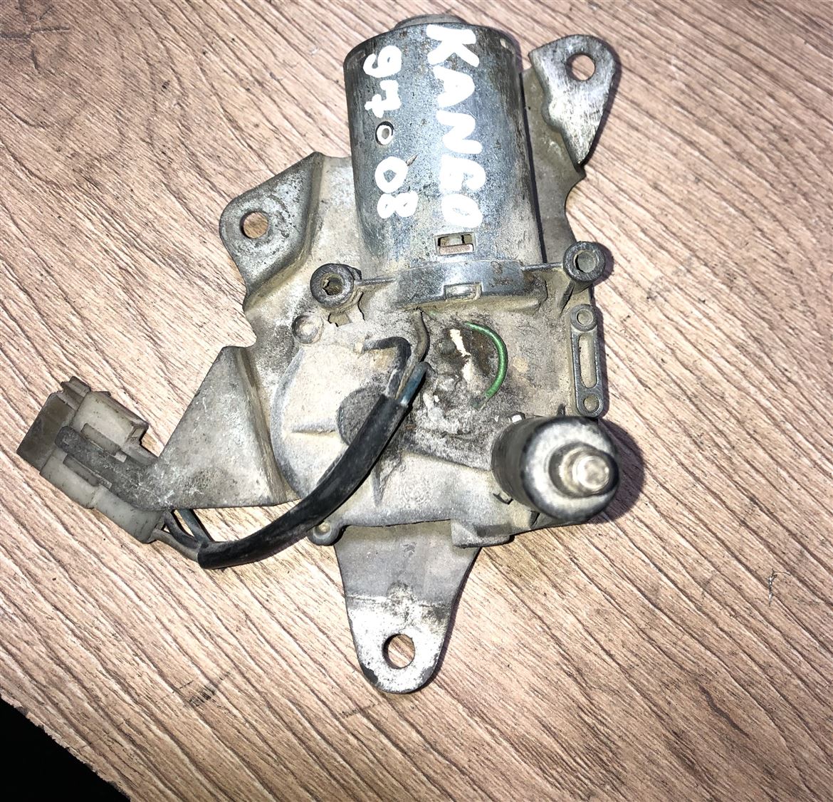 Renault Kangoo 1997-2008 (Çift Kapı) Arka Cam Silecek Motoru (2)