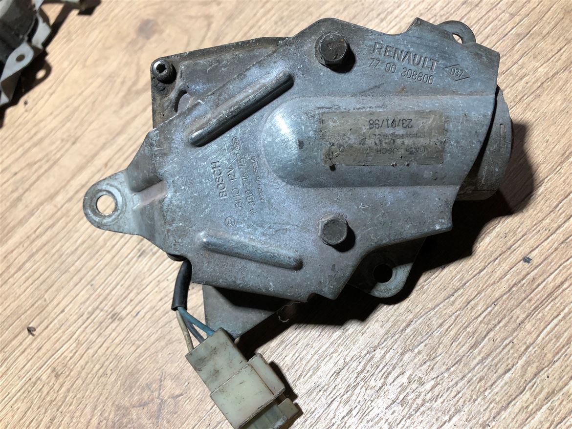 Renault Kangoo 1997-2008 (Çift Kapı) Arka Cam Silecek Motoru (5)