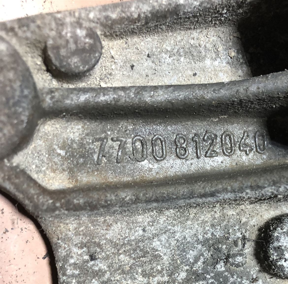 Renault Kangoo Express 1.9 D Sol Motor Kulağı 7700812040