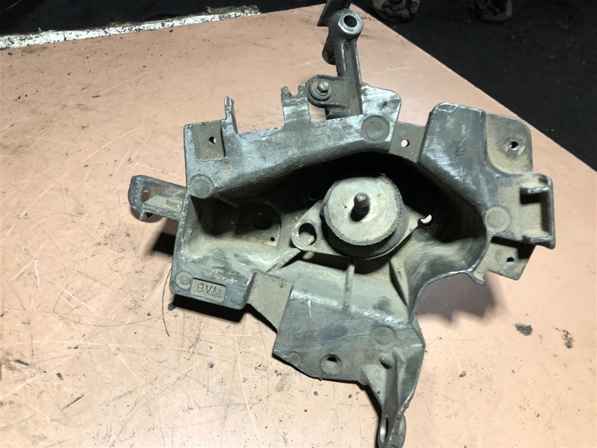 Renault Kangpo Megan Clio 1.5 DCİ Sol Şanzıman Takozu Kulağı ((7700434671)