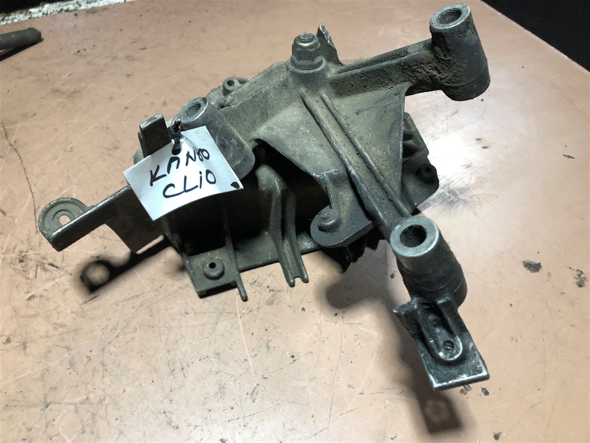 Renault Kangpo Megan Clio 1.5 DCİ Sol Şanzıman Takozu Kulağı ((7700434671)