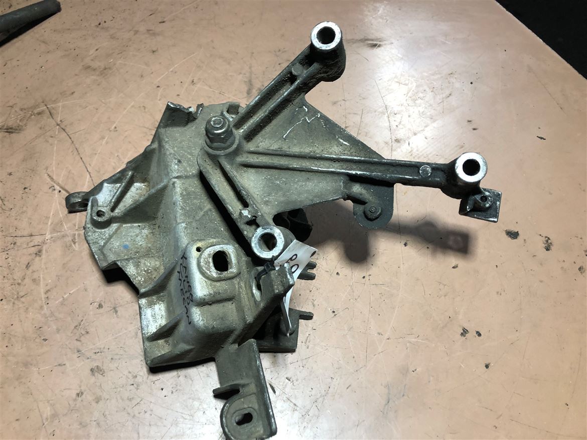 Renault Kangpo Megan Clio 1.5 DCİ Sol Şanzıman Takozu Kulağı ((7700434671)