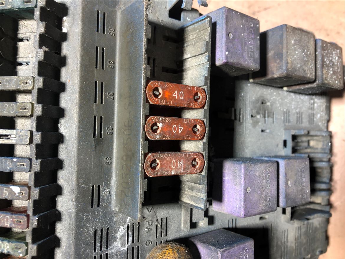 Renault Laguna 1 Sigorta BSİ Kutusu (7703297506-S1)