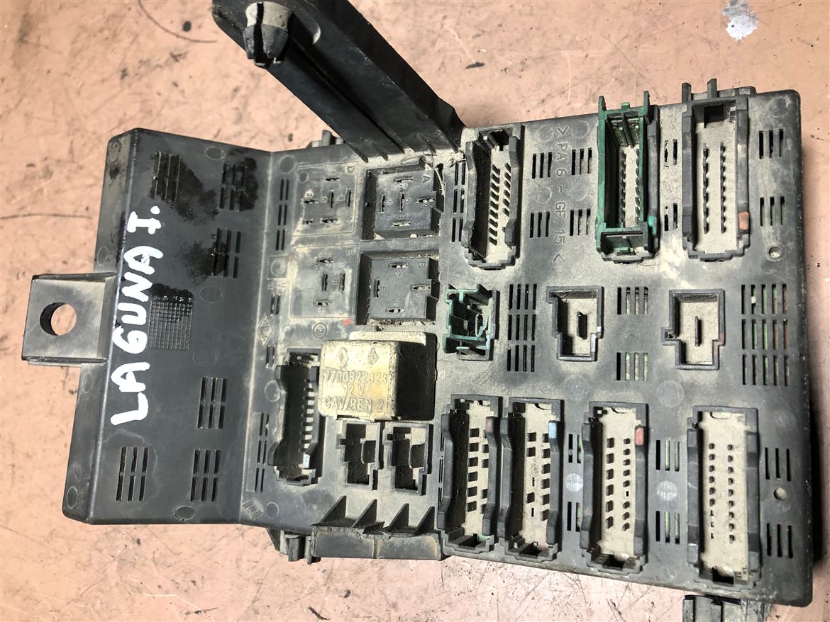 Renault Laguna 1 Sigorta BSİ Kutusu (7703297506-S1)