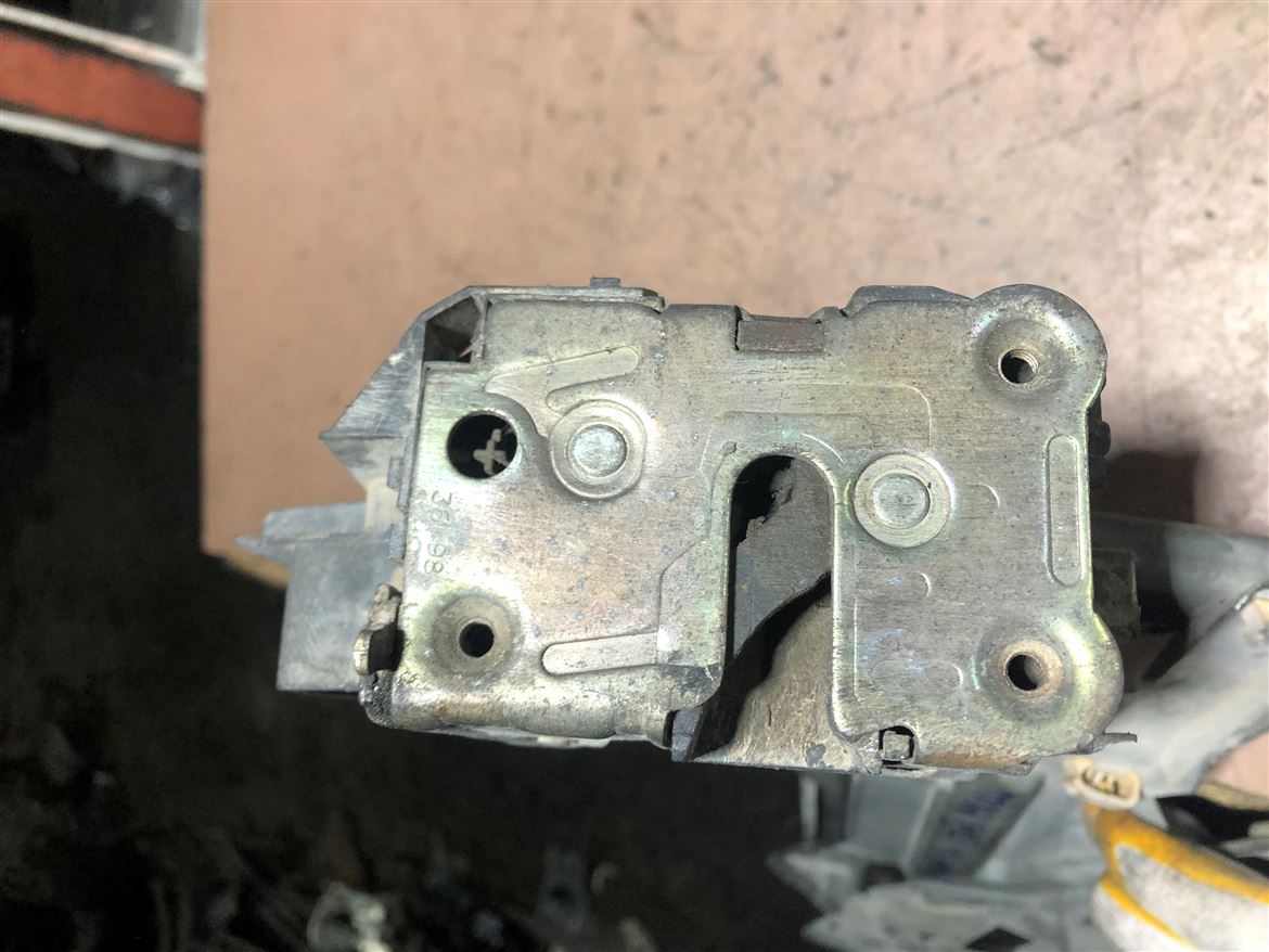 Renault Laguna 1994-2001 Sağ Arka Kapı Kilidi