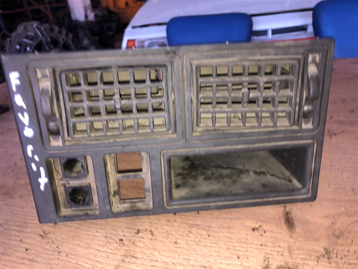 Skoda Favorit Orta Hava Izgarası