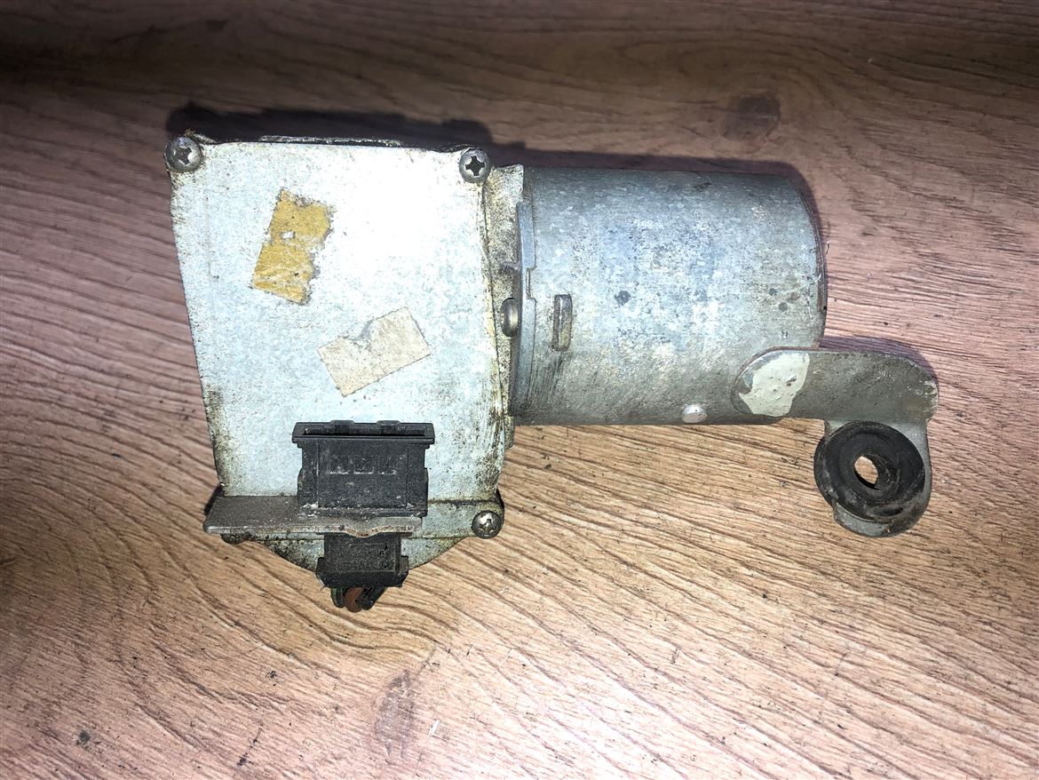 Skoda Felicia Arka Cam Silecek Motoru