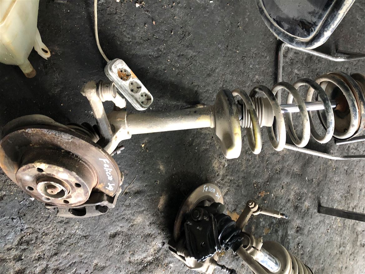 Skoda Felicia Pikup Sağ Ön Amortisör Helezon Yayı Porya Taşıyıcı