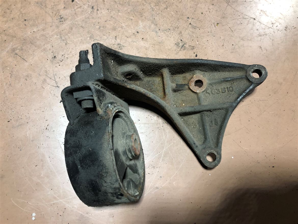 Suzuki Swift 1990-2000 Şanzıman Takozu Braketi