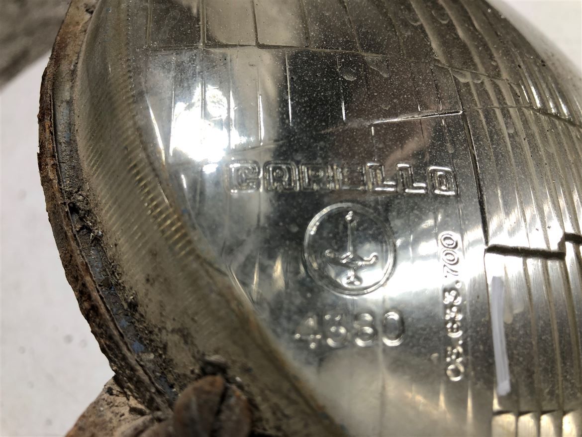 Tofaş Murat 124 Carello Ön Far