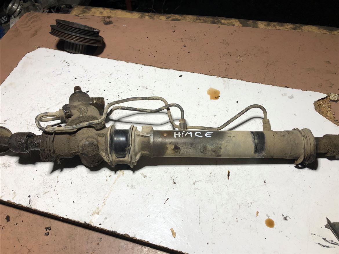 Toyota Hiace Hidrolik Direksiyon Kutusu