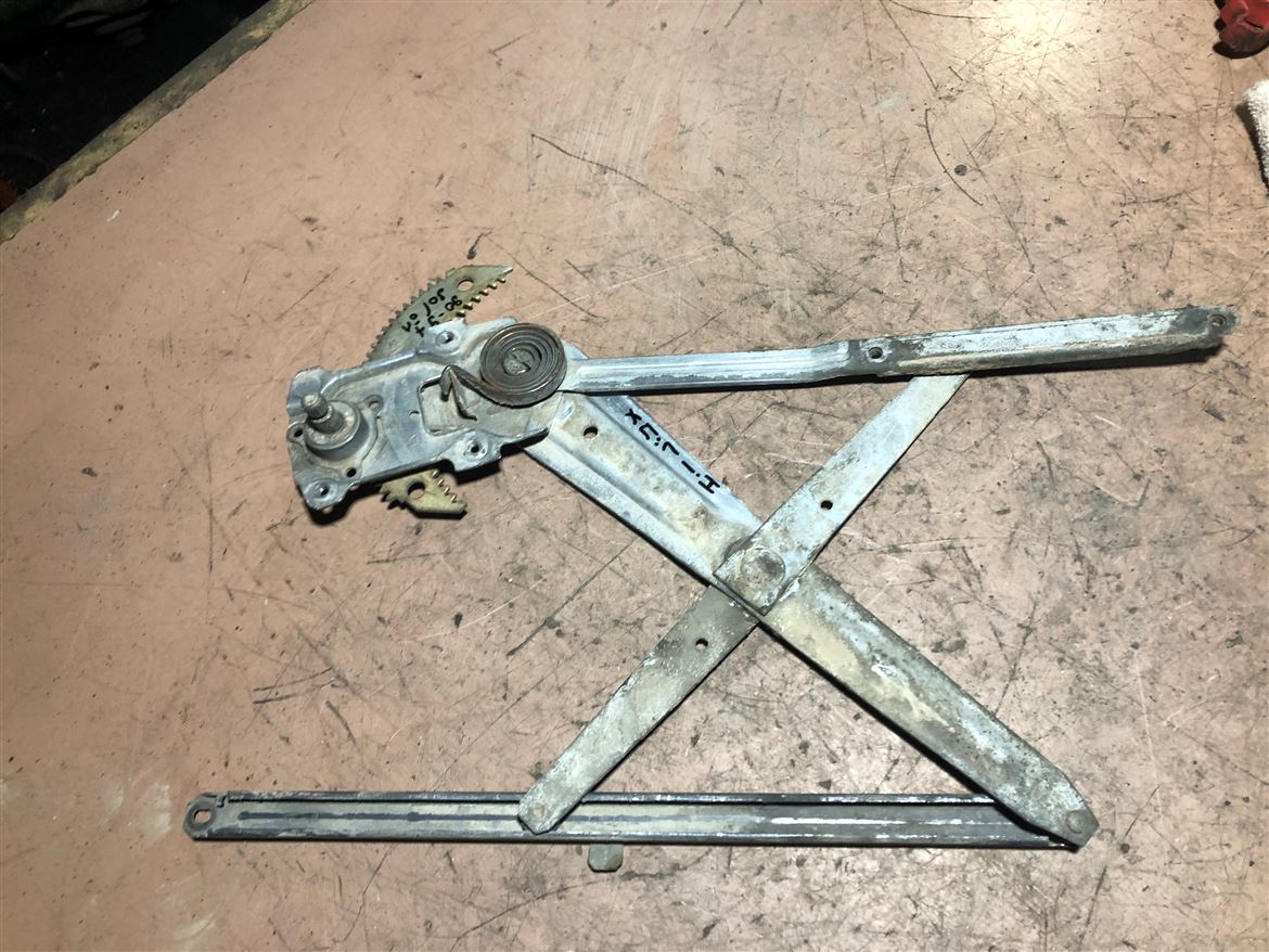 Toyota Hilux 1990-1997 Manuel Sol Ön Kapı Cam Krikosu