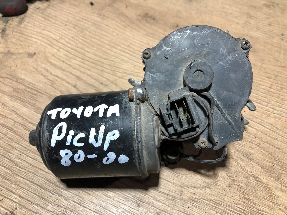 Toyota Hilüx PickUp 1985-1987 Ön Cam Silecek Motoru