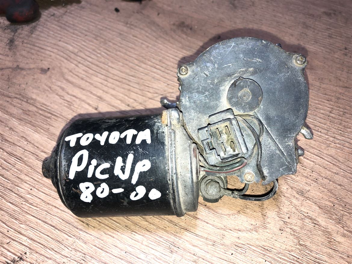 Toyota Hilüx PickUp 1985-1987 Ön Cam Silecek Motoru