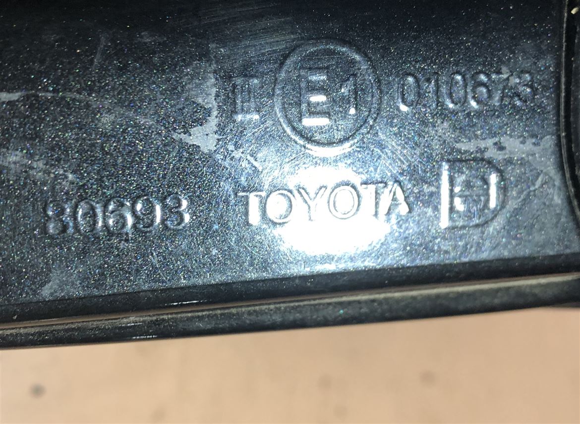Toyota Yaris 1999-05 Elektrikli Sağ Dış Ayna Orjinal (879100d160c0)