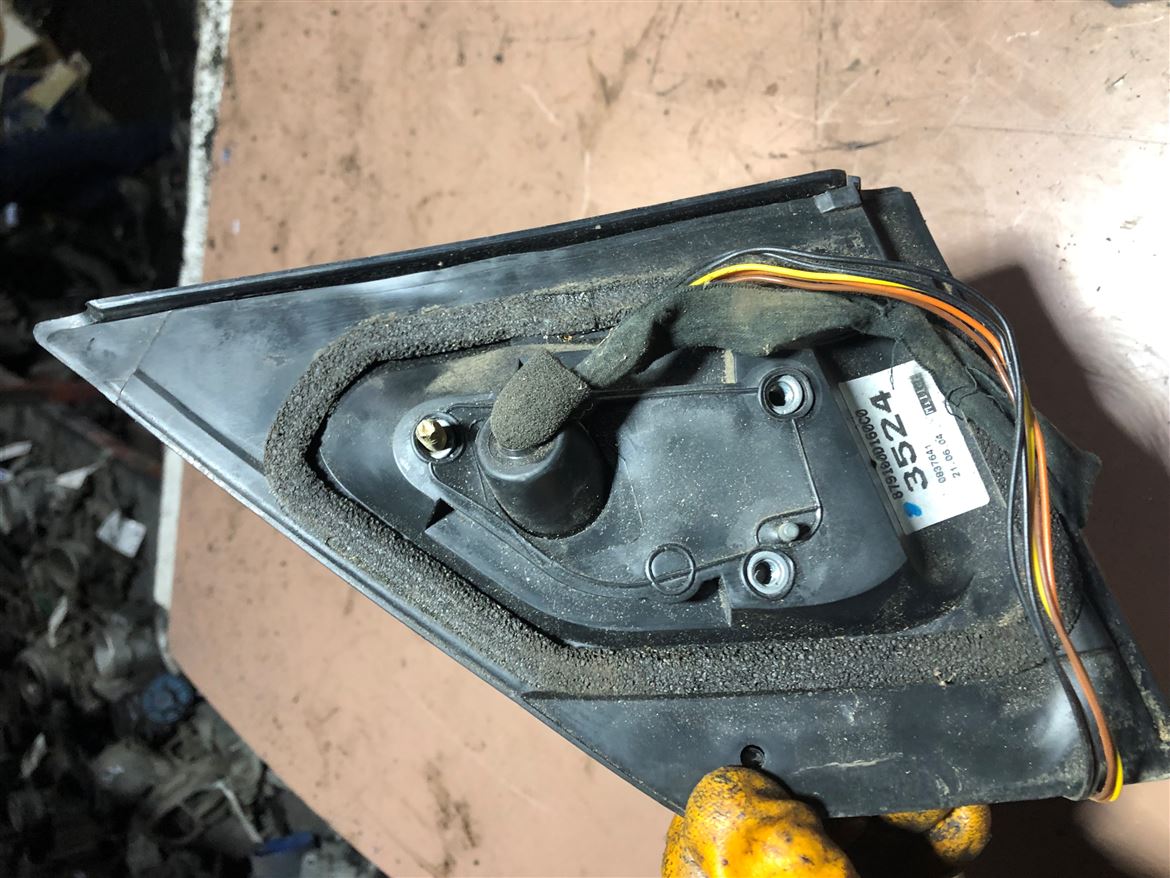 Toyota Yaris 1999-05 Elektrikli Sağ Dış Ayna Orjinal (879100d160c0)