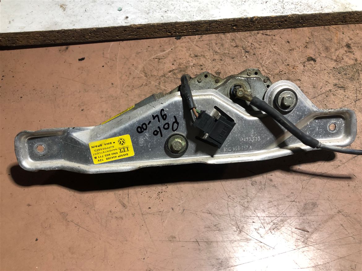 Volkswagen Polo Arka Cam Silecek Motoru