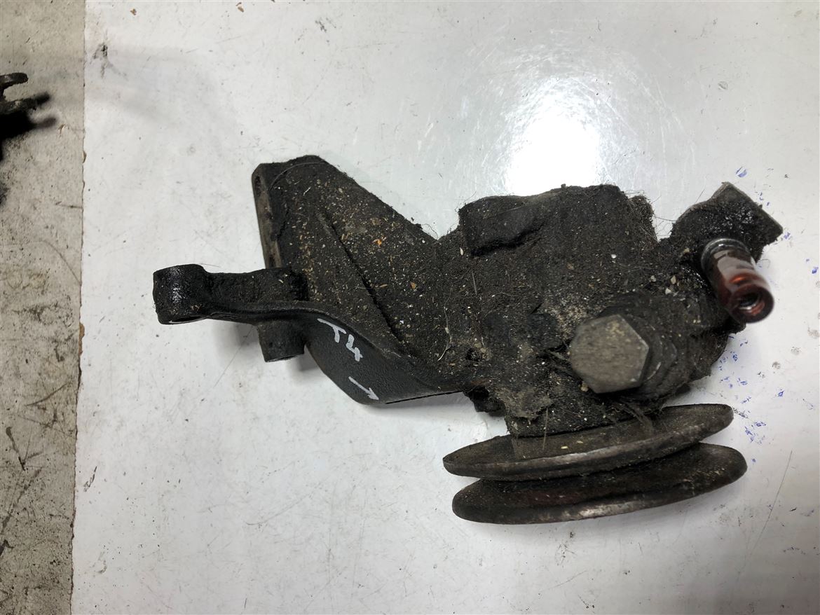 Volkswagen Transporter T4 Direksiyon Pompası