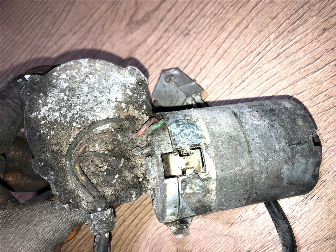 Volvo 740 760 780 940 Ön Cam Silecek Motoru (3)