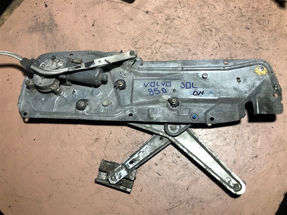 Volvo 850 Sol ÖN Kapı Cam Krikosu