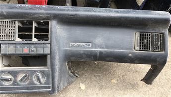 Audi 80 1989-1995 Göğüslük Torpido