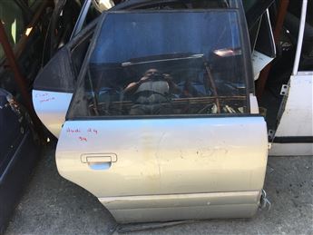 Audi A4 Avant SW 1996-1999 Sağ Arka Kapı