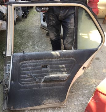 BMW 3 Serisi E30 1983-1991 Sağ Arka Kapı