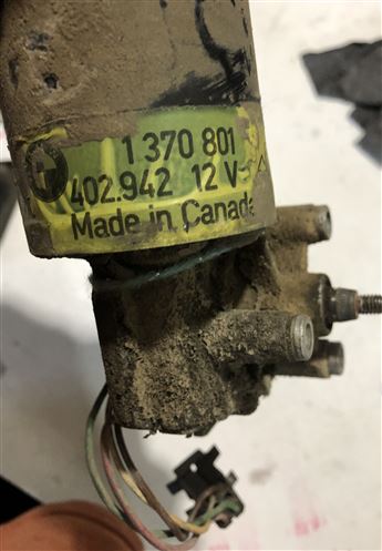 BMW E30 Ön Cam Silecek Motoru 402 942