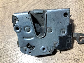 BMW E36 Sağ Ön Kapı Kilidi