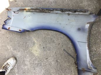 BMW E39 5 Serisi Sağ Ön Çamurluk