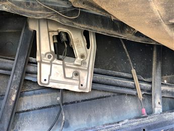 BMW E39 Sağ Ön Kapı Cam Krikosu 8236860 8236858