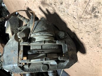 Citroen C15 Sağ Taşıyıcı Porya