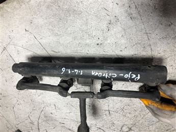 Citroen Xsara 1.6 1997-2001 Enjektör Kütüğü 9625194080