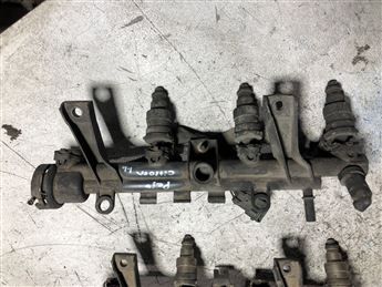 Citroen Xsara Saxo Berlingo 1.4 1995-2002 Enjektör Kütüğü