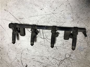 Dacia Logan 1.6 Enjektör Kütüğü 8200494284