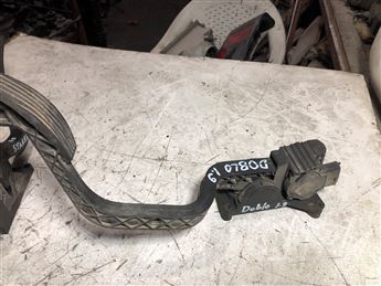 FIAT DOBLO 1.9 JTD Gaz Pedali 0281002415 BOSCH