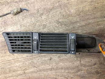 Fiat Ducato 1998 Orta Havalandırma Izgarası