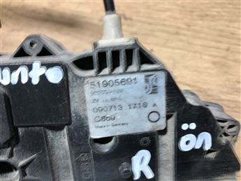 Fiat Grande Punto EVO Sağ Ön Kapı Kilidi (Orjinal)